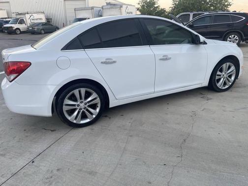 White 2014 Chevrolet Cruze LTZ
