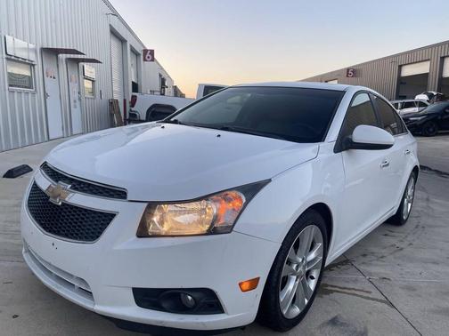 White 2014 Chevrolet Cruze LTZ