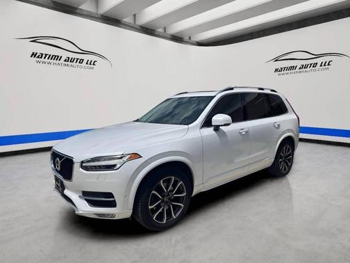 White 2016 Volvo XC90 T6 Momentum