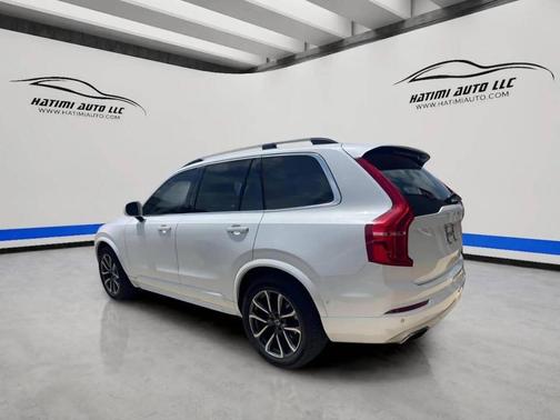 White 2016 Volvo XC90 T6 Momentum