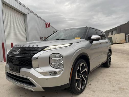 2022 Mitsubishi Outlander SE