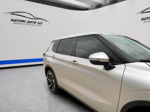 2022 Mitsubishi Outlander SE