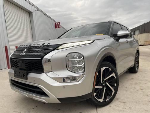 2022 Mitsubishi Outlander SE