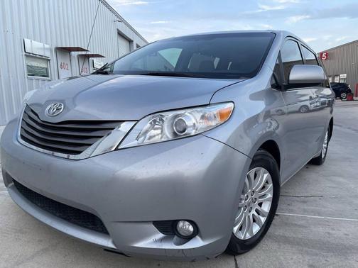 2013 Toyota Sienna XLE