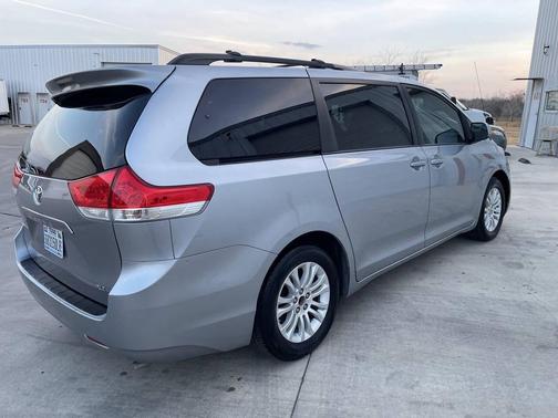 2013 Toyota Sienna XLE