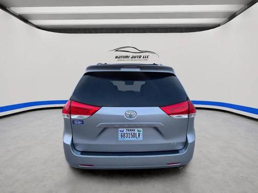 2013 Toyota Sienna XLE