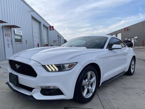 White 2015 Ford Mustang EcoBoost Premium