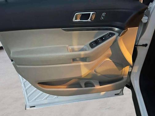 2015 Ford Explorer Base