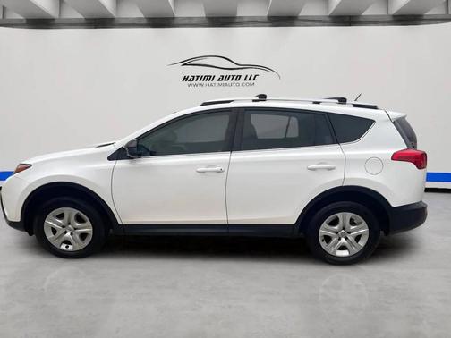 White 2015 Toyota RAV4 LE