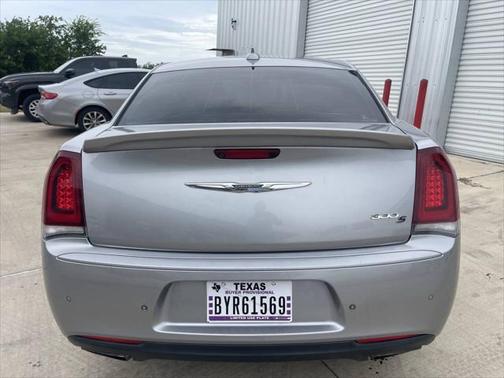 2018 Chrysler 300 S