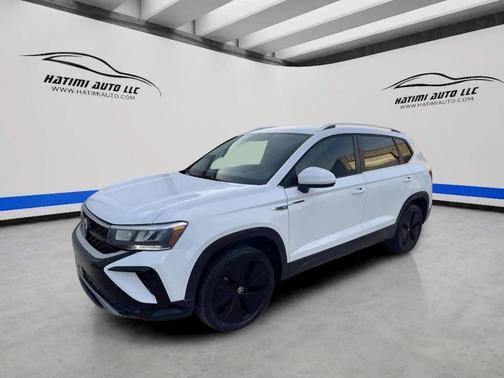 White 2022 Volkswagen Taos 1.5T SE