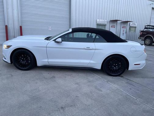 2016 Ford Mustang V6