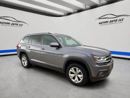 Gray 2018 Volkswagen Atlas 2.0T SE w/Technology