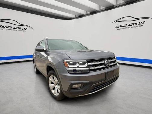 Gray 2018 Volkswagen Atlas 2.0T SE w/Technology