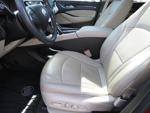 Photo 5 of 14 of 2020 Buick Enclave Essence
