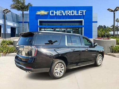 2025 Chevrolet Suburban Premier