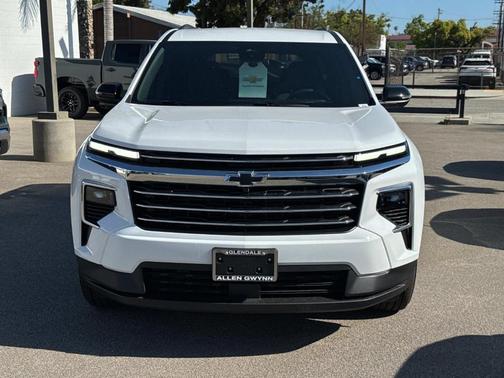 2025 Chevrolet Traverse LT