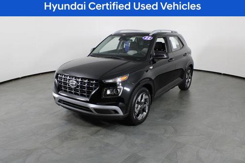 Black Noir Pearl 2022 Hyundai VENUE SEL