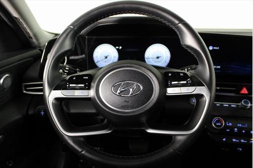 2022 Hyundai ELANTRA Limited