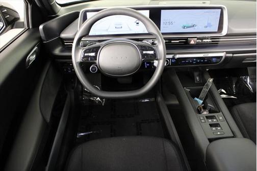 2025 Hyundai IONIQ 6 SE Standard Range