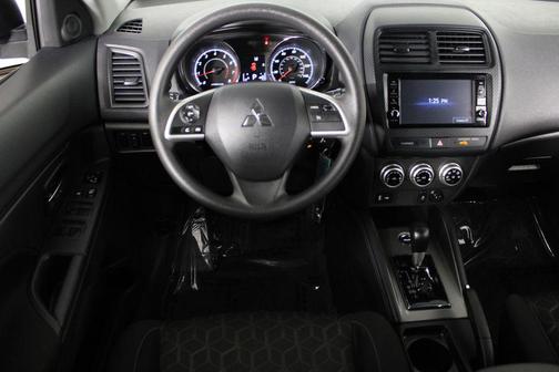 Mercury Gray Metallic 2024 Mitsubishi Outlander Sport 2.0 ES