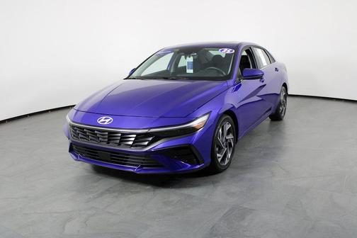 2025 Hyundai ELANTRA SEL