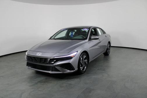 2025 Hyundai ELANTRA SEL