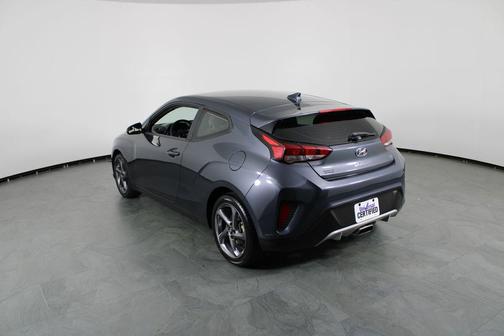 2019 Hyundai Veloster 2