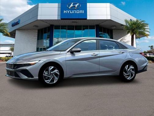 2025 Hyundai ELANTRA SEL