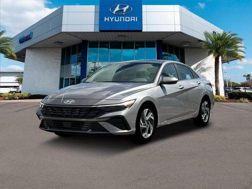 2025 Hyundai ELANTRA SEL