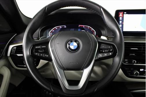 2022 BMW 530 i