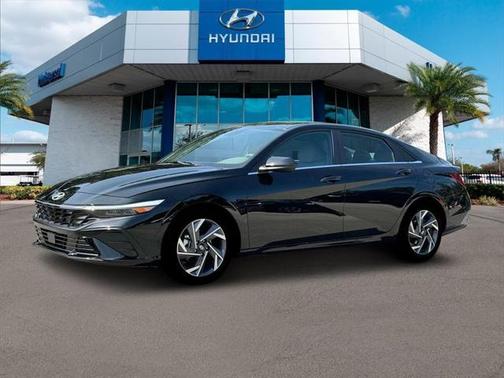 2025 Hyundai ELANTRA SEL