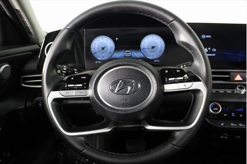 2022 Hyundai ELANTRA Limited