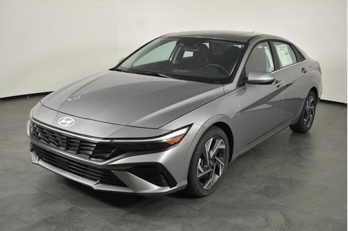 2025 Hyundai ELANTRA SEL