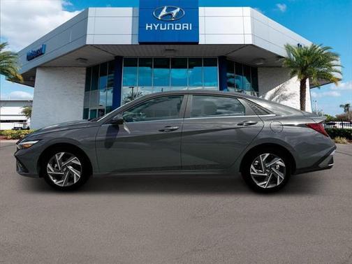 2025 Hyundai ELANTRA SEL