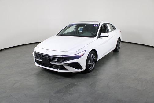 2025 Hyundai ELANTRA SEL