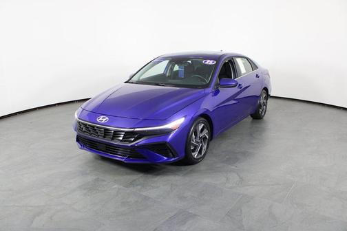 2025 Hyundai ELANTRA SEL