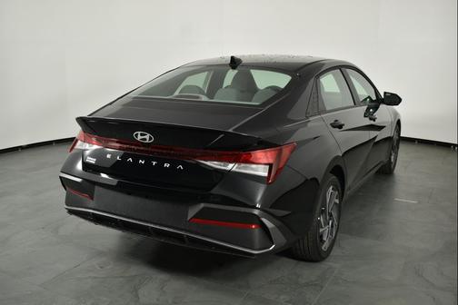 2026 Hyundai ELANTRA Sport