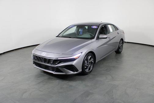 2025 Hyundai ELANTRA SEL