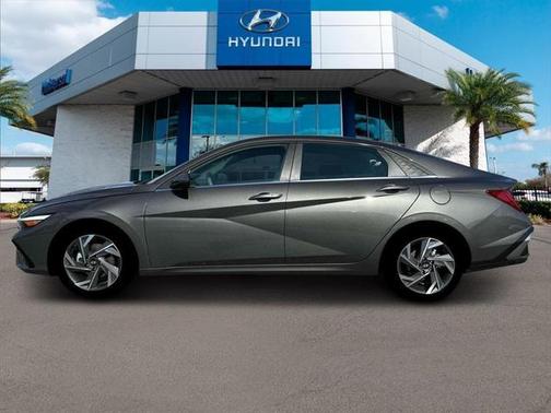 2025 Hyundai ELANTRA SEL