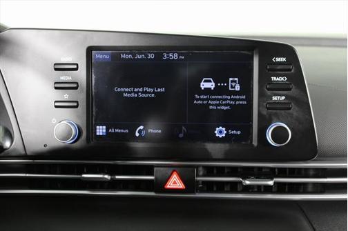 2023 Hyundai ELANTRA SE