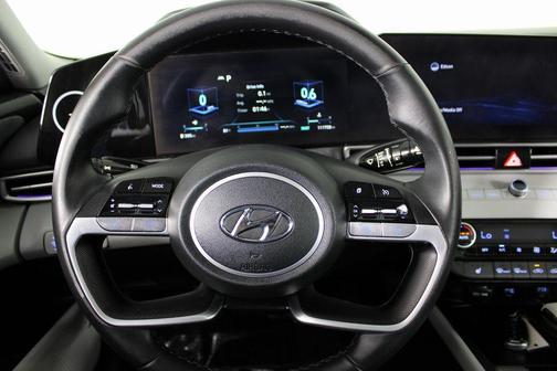2022 Hyundai ELANTRA Limited