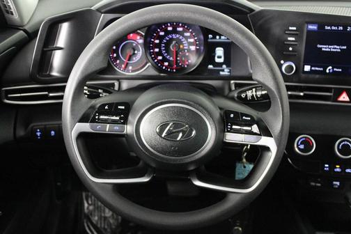 2023 Hyundai ELANTRA SE