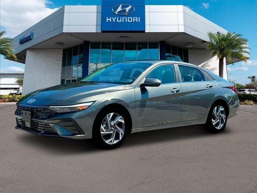 2025 Hyundai ELANTRA Limited