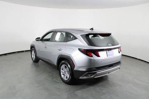 Shimmering Silver 2025 Hyundai TUCSON SE