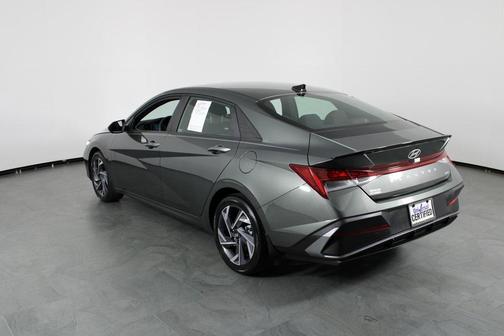 2025 Hyundai ELANTRA HEV SEL Sport