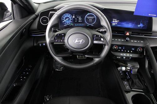 2025 Hyundai ELANTRA HEV SEL Sport