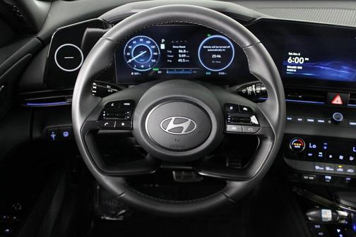 2025 Hyundai ELANTRA HEV SEL Sport