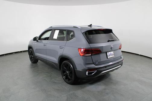 Pure Gray 2022 Volkswagen Taos 1.5T SE