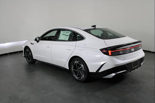 2026 Hyundai SONATA SEL